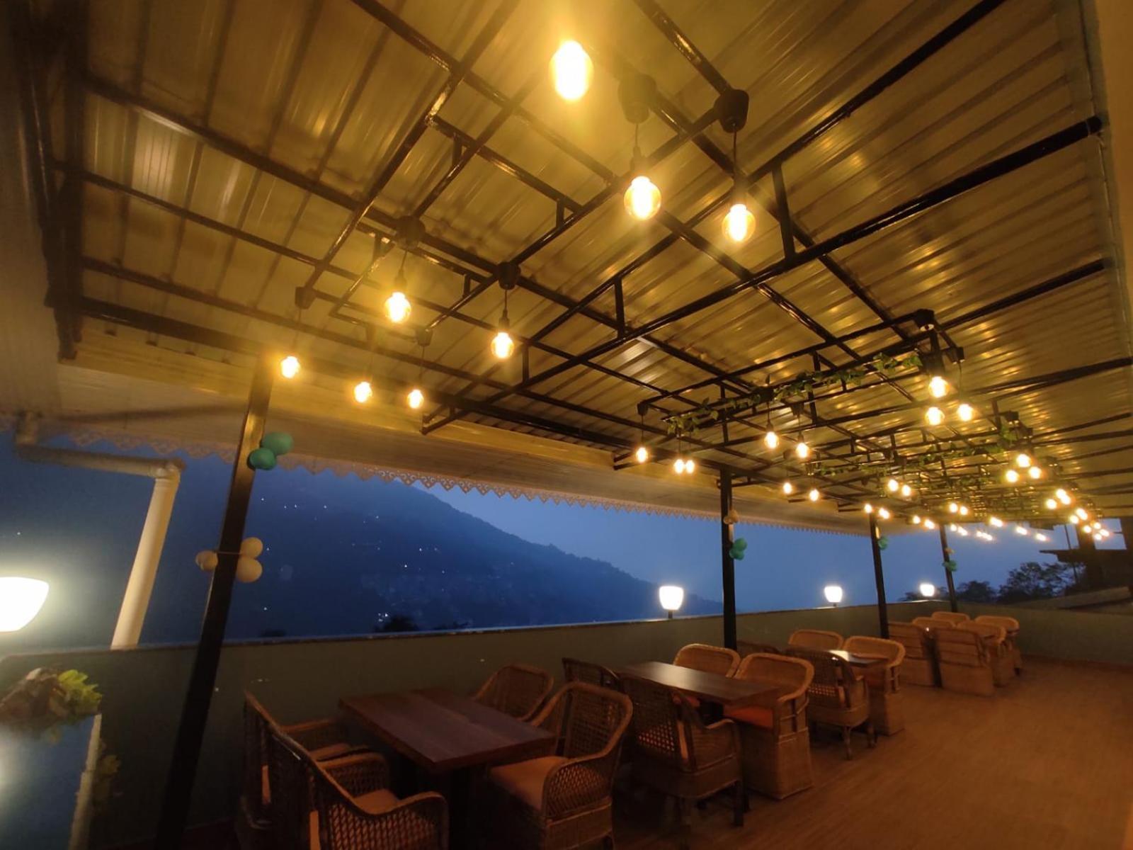 Maplewood Hotel & Spa Gangtok Esterno foto