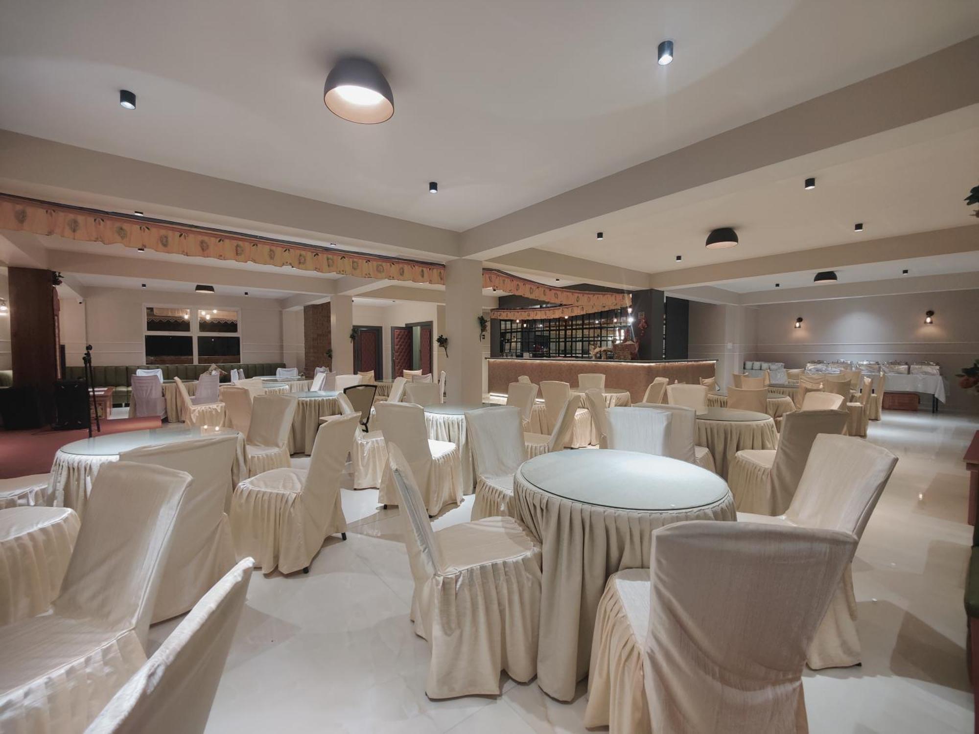 Maplewood Hotel & Spa Gangtok Esterno foto